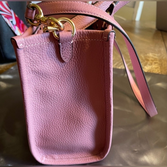 COACH Dempsey Crossbody Tote 22 True Pink NWT - Picture 4 of 11
